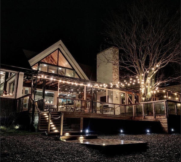 Romantic Getaways in Ontario Prince Edward Drake Devonshire Inn Canada