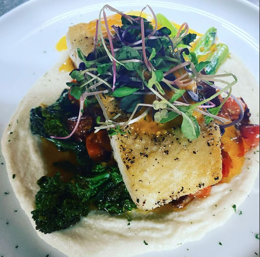 Rodney Oyster House, 15 Best Restaurants in Toronto for a Romantic Dinner Guaranteed